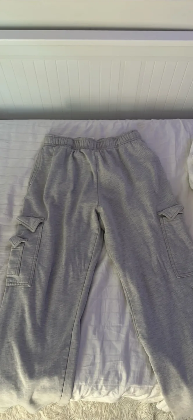 Garage Grey Cargo Sweatpants - Size L thumbnail