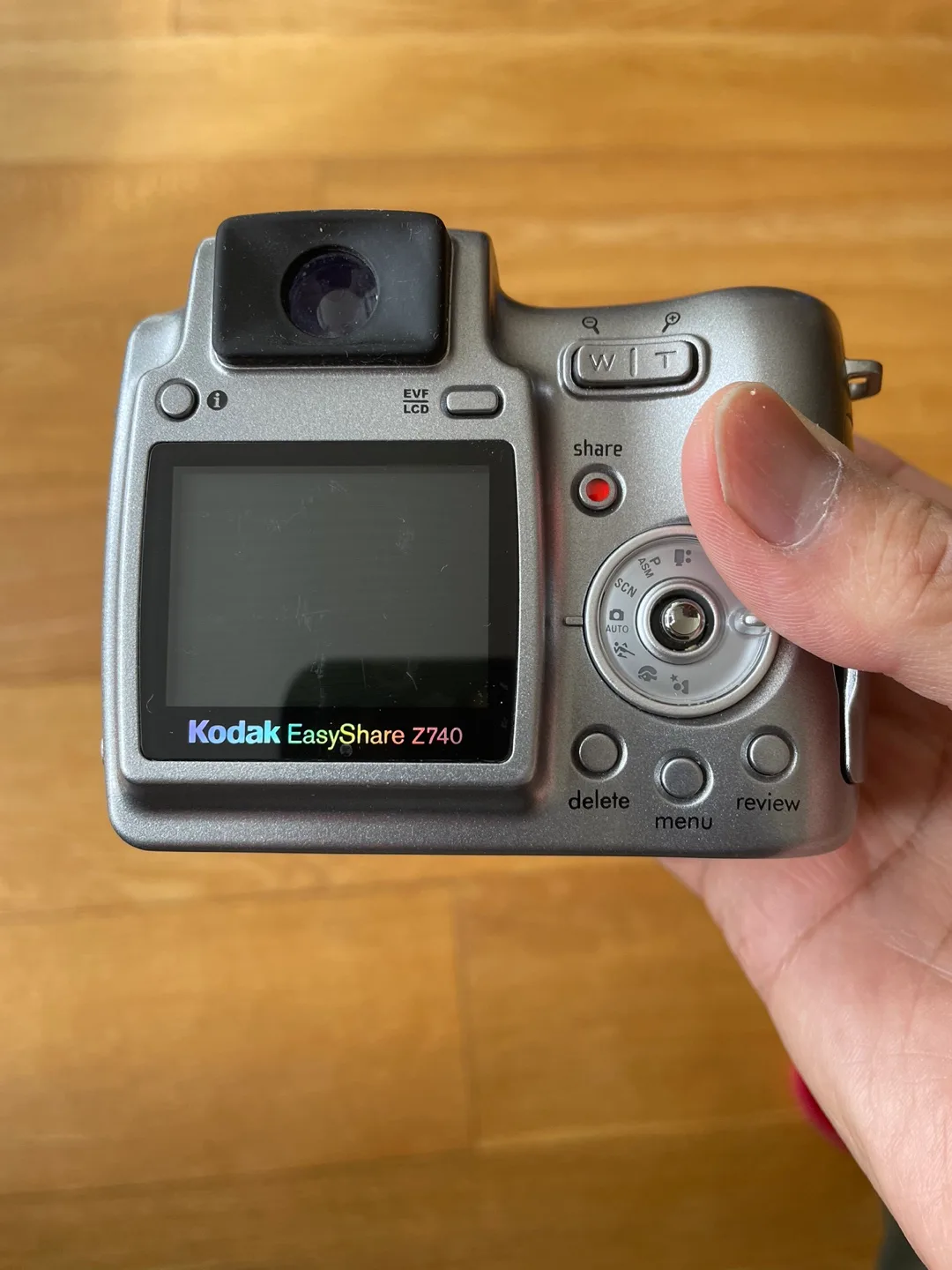 Kodak EasyShare Z740 Digital Camera thumbnail