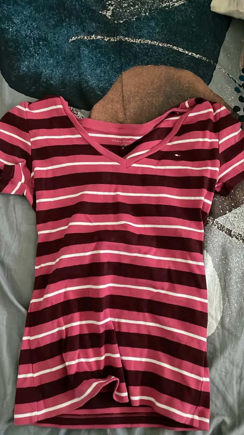 Tommy Hilfiger Striped V-Neck Tee - Size P thumbnail