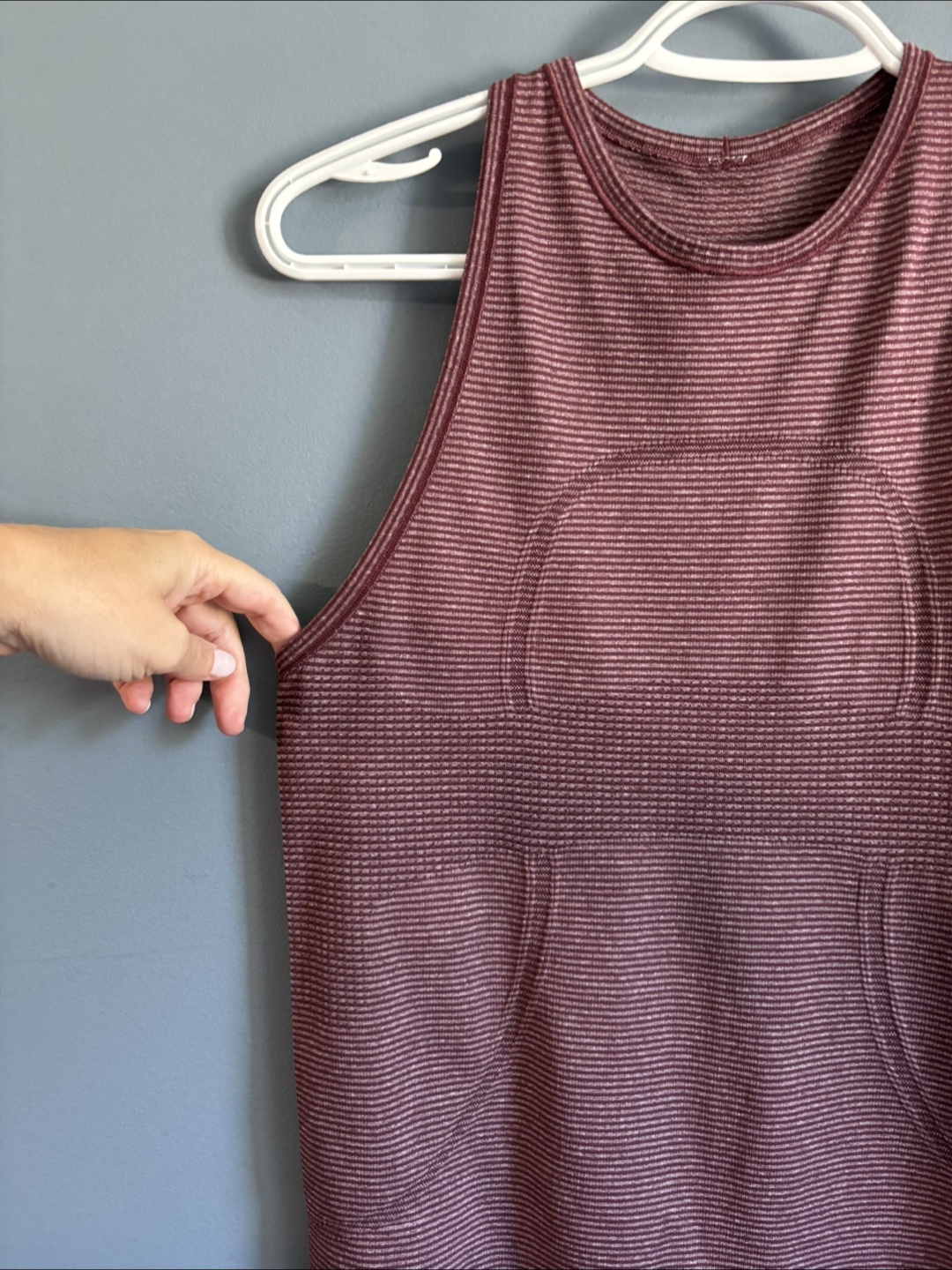 Lululemon Tank Top maroon colour fits size 6/8 - photo 4