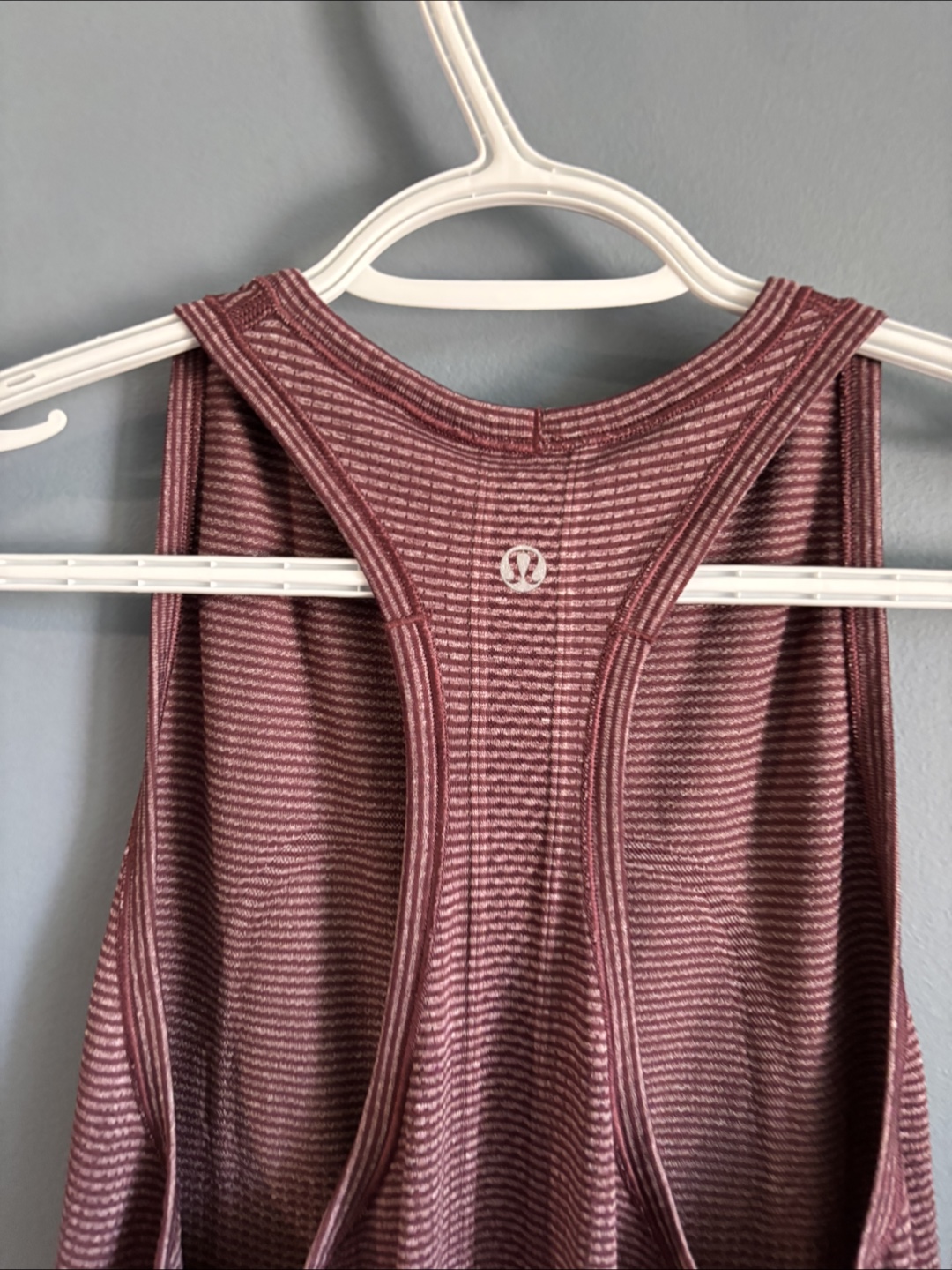 Lululemon Tank Top maroon colour fits size 6/8 - photo 2