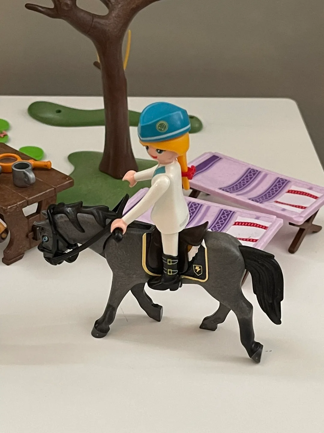 Playmobil Horseback Riding Camp Set image indicator(3)