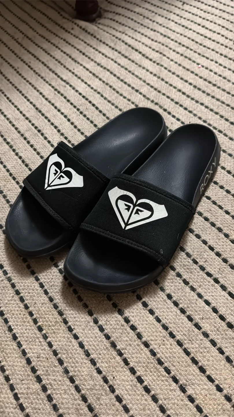 Roxy Black Slides Sandals thumbnail
