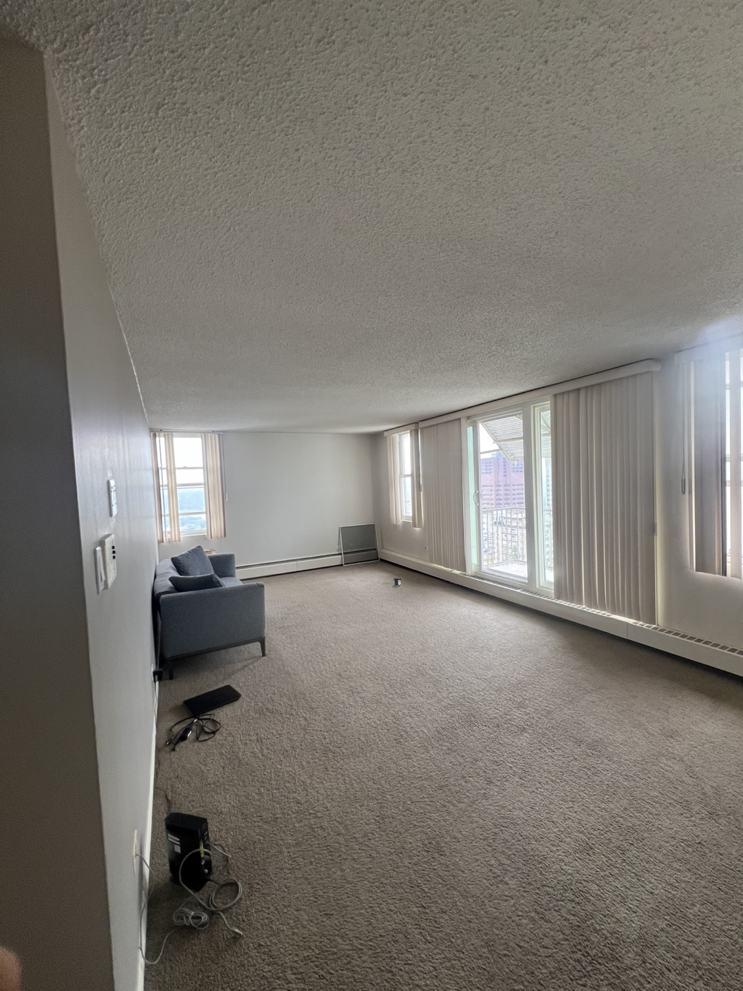 PRIVATE ROOM FOR RENT DOWNTOWN- FEMALE ONLY