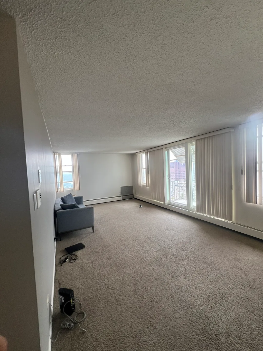 PRIVATE ROOM FOR RENT DOWNTOWN- FEMALE ONLY thumbnail