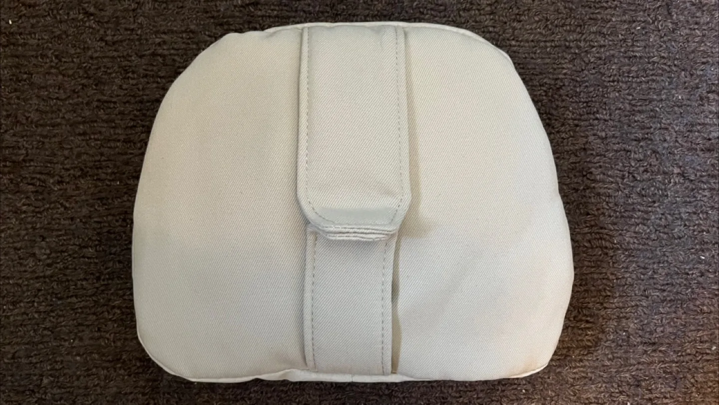 OEM BMW G01/G05/G07 X3/X5/X7 Seat Pillows - BNIB image indicator(2)