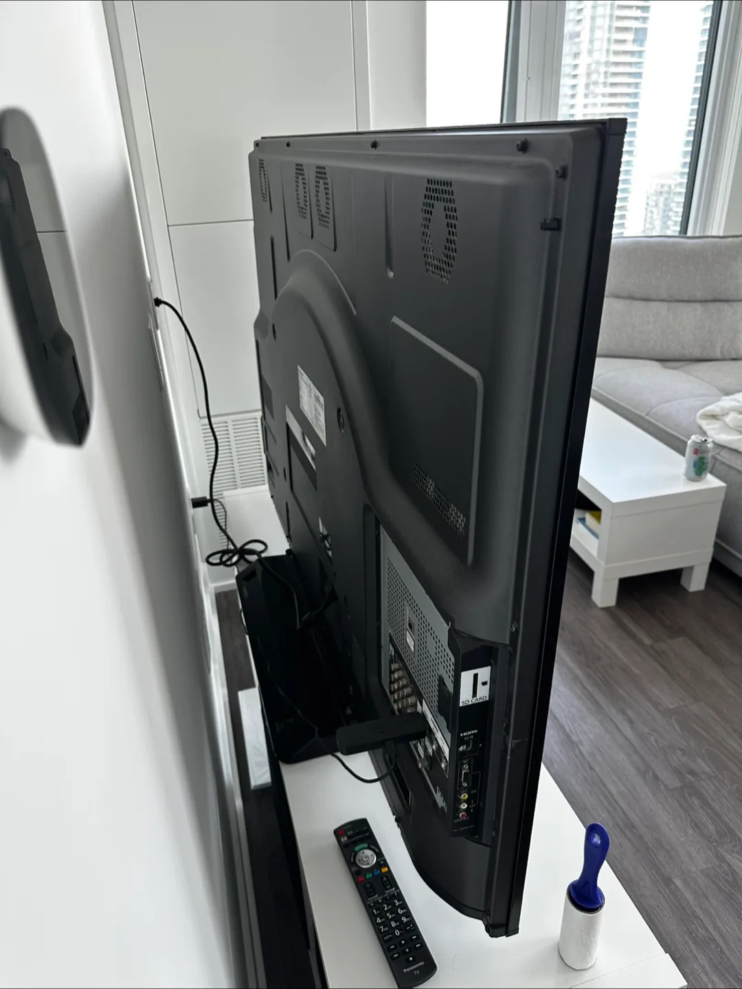 TV Panasonic TC-P54V10 54" Plasma HDTV image indicator(2)