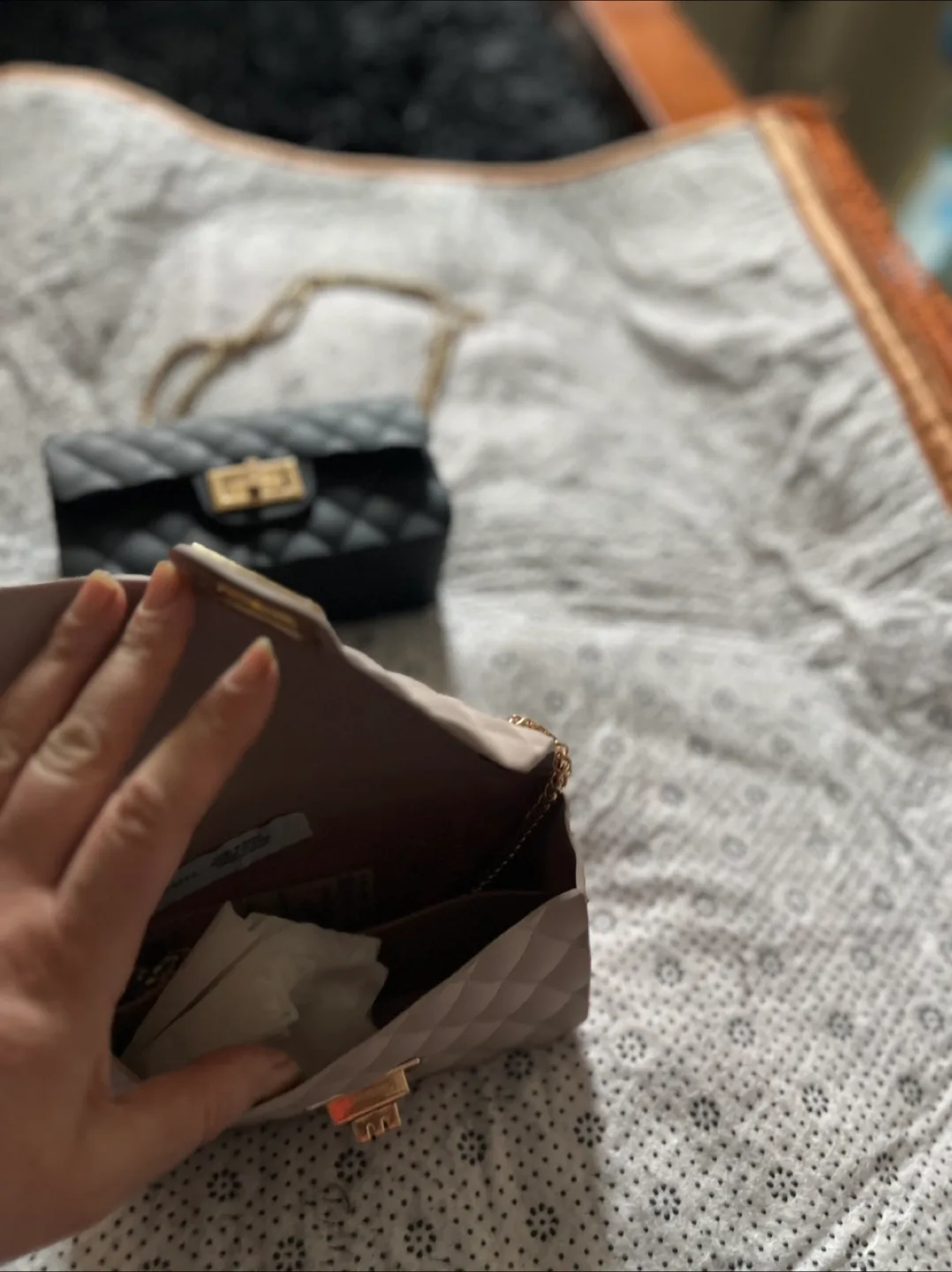 Quilted Jelly Purse - Black & Beige image indicator(2)