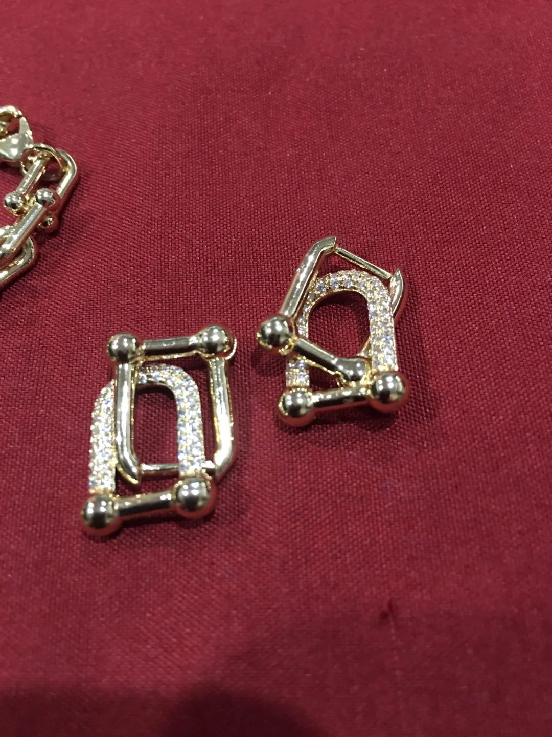 Gold Tone Link Bracelet & Earrings Set image indicator(3)