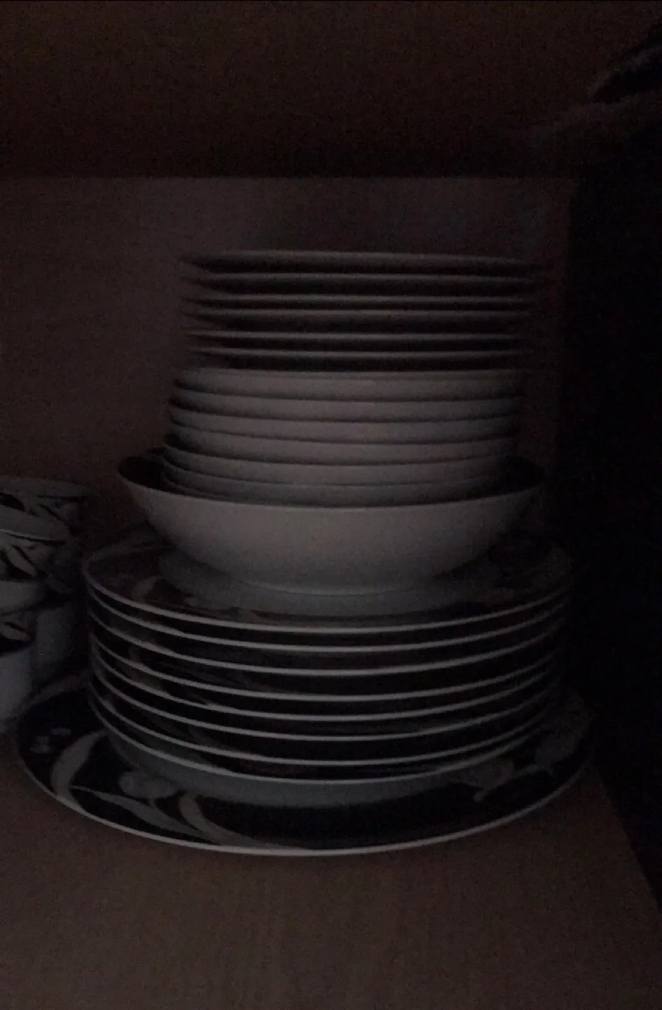 Black, white & pink Dishes image indicator(5)