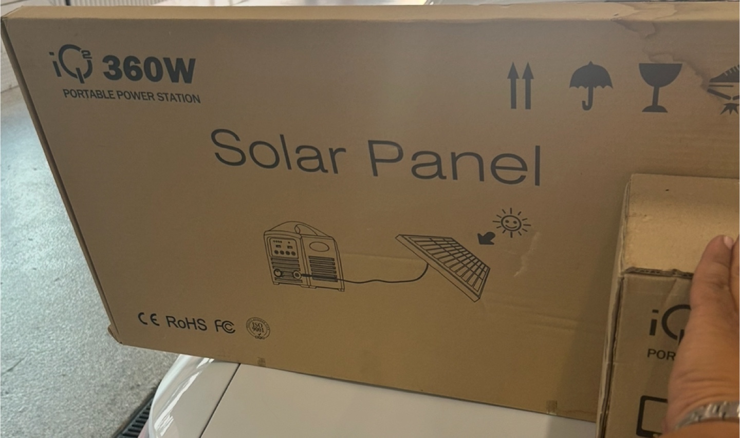 iQ2 360W Portable Power Station with 2 solar panels - photo 4