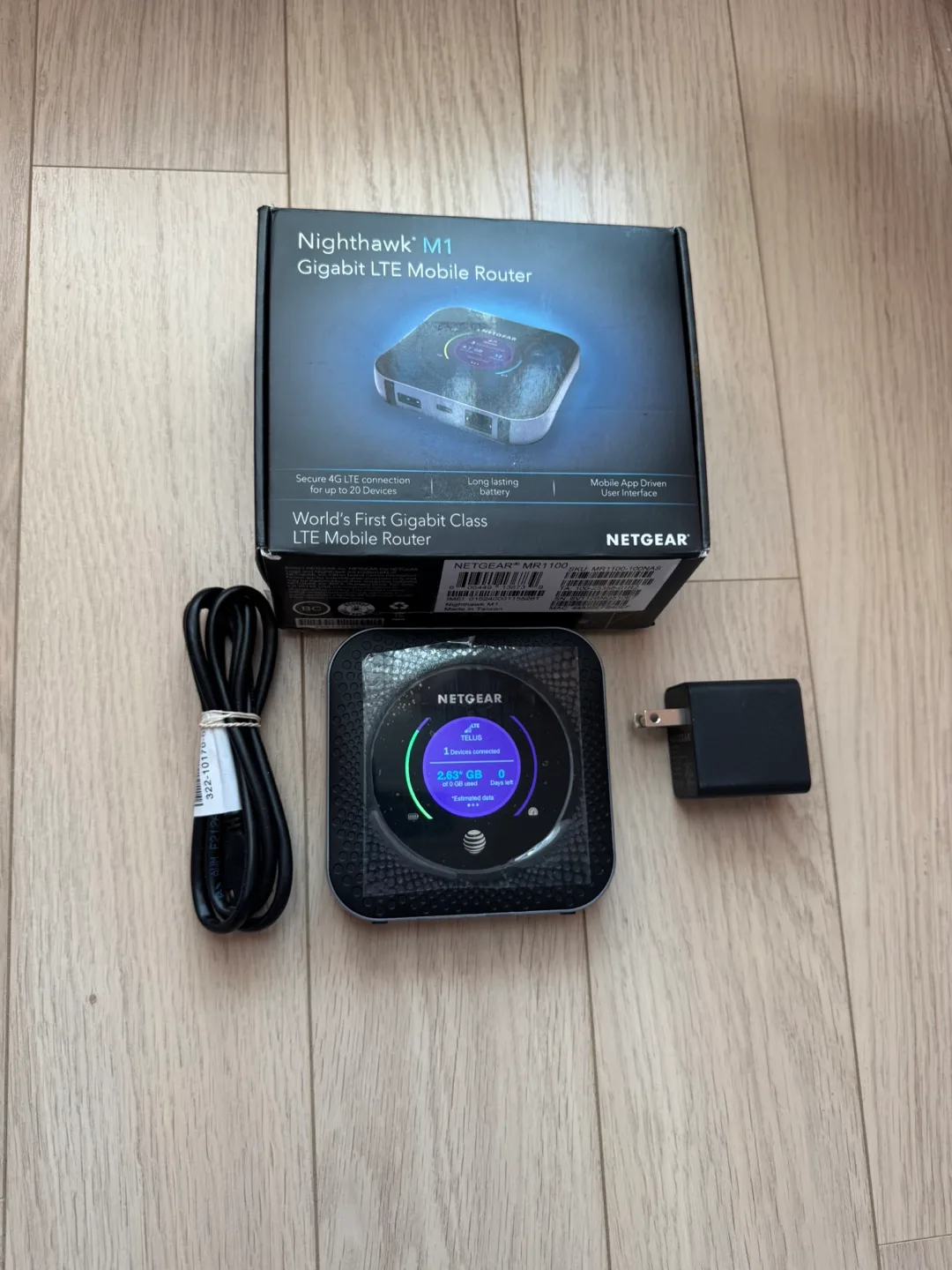Netgear Nighthawk M1 Mobile Hotspot 4G LTE Unlocked Router thumbnail