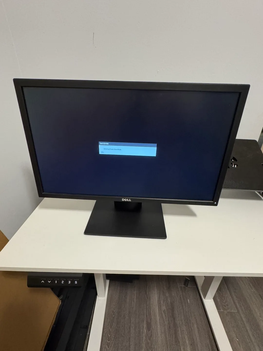 Dell E2316H 23" Monitor thumbnail