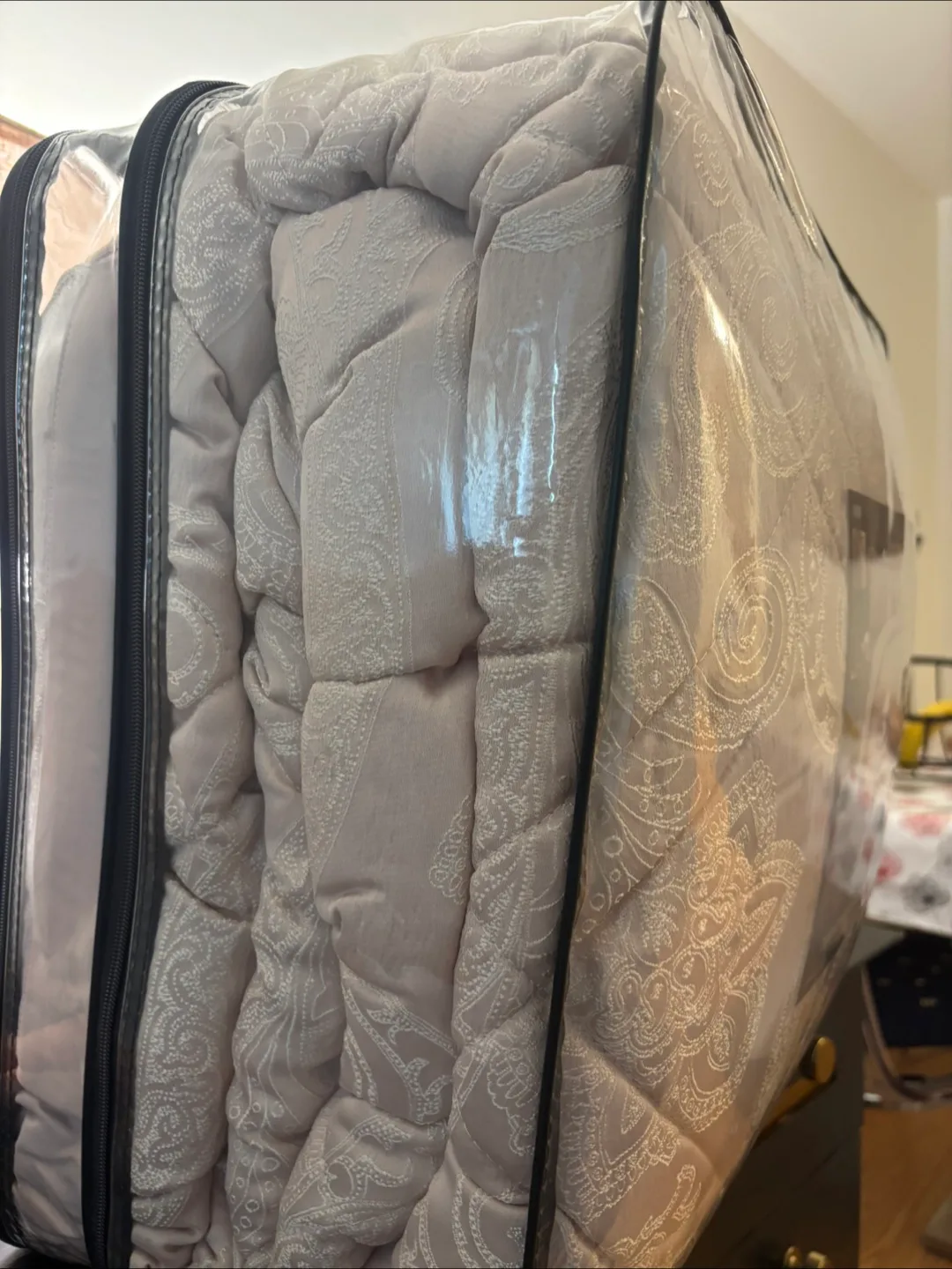 New Season Home Queen Comforter Set image indicator(3)