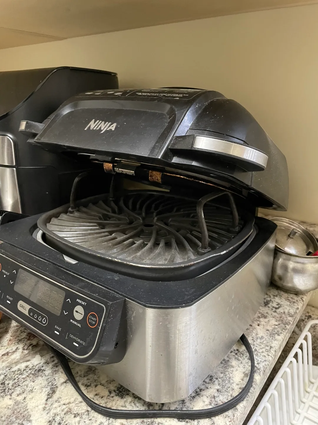 Gourmia Air Fryer, Kundo Clock, Ninja Grill image indicator(2)