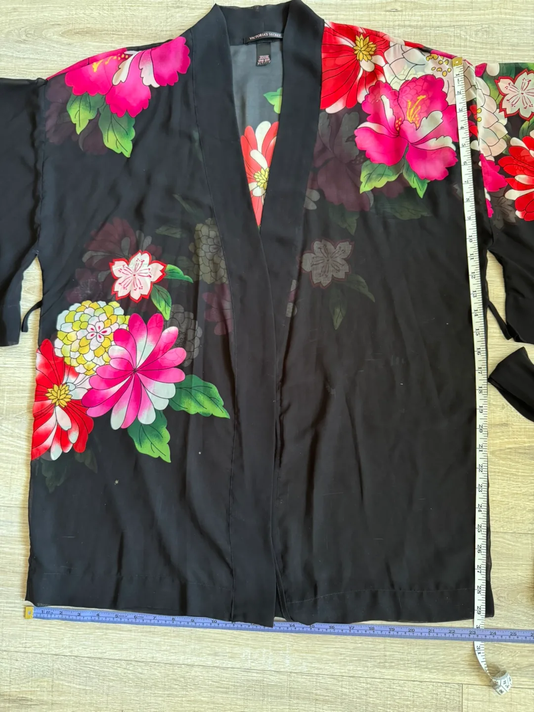 Victoria's Secret Floral Kimono Robe image indicator(2)