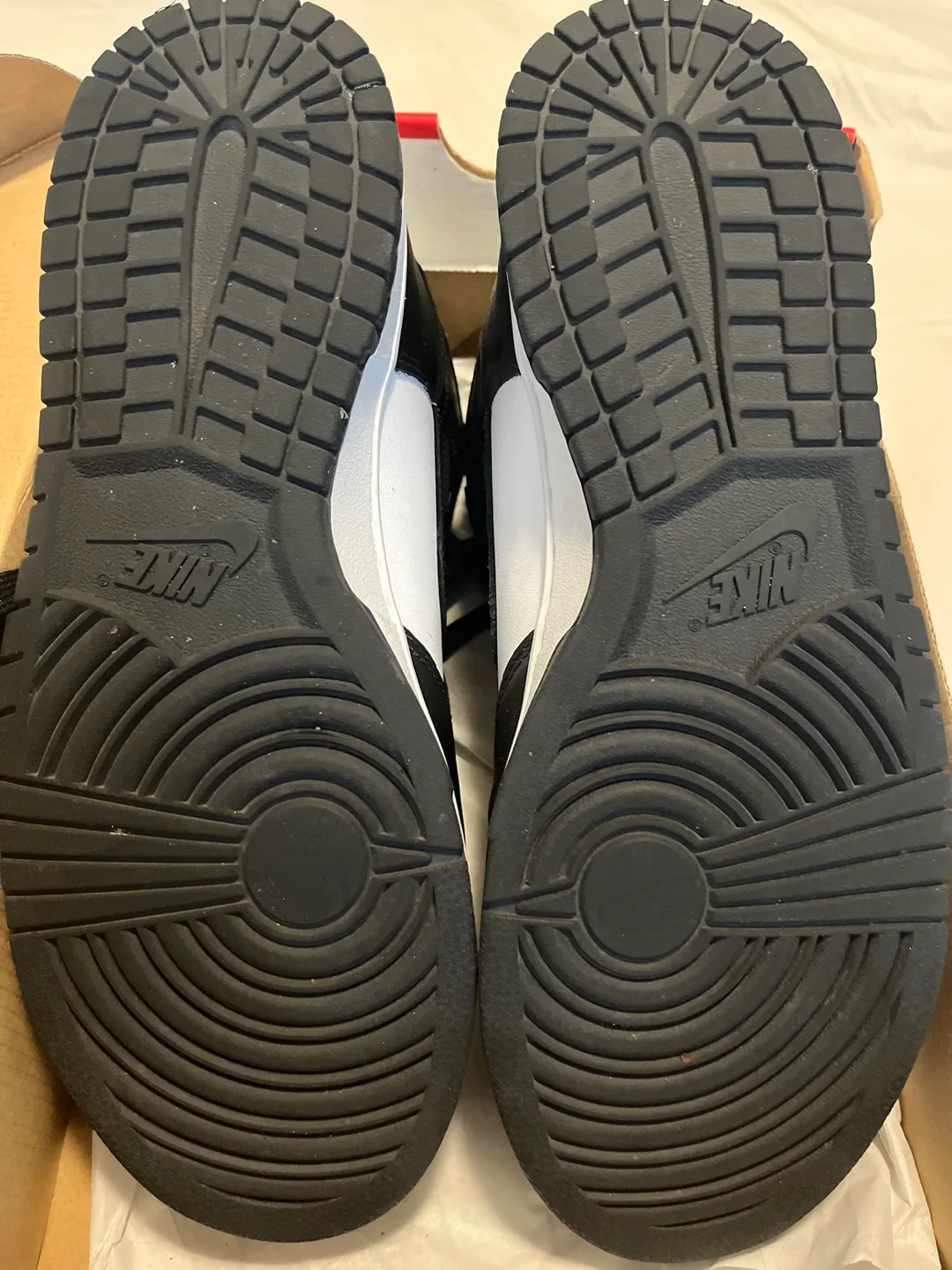 Nike Dunk High Panda Shoes image indicator(4)