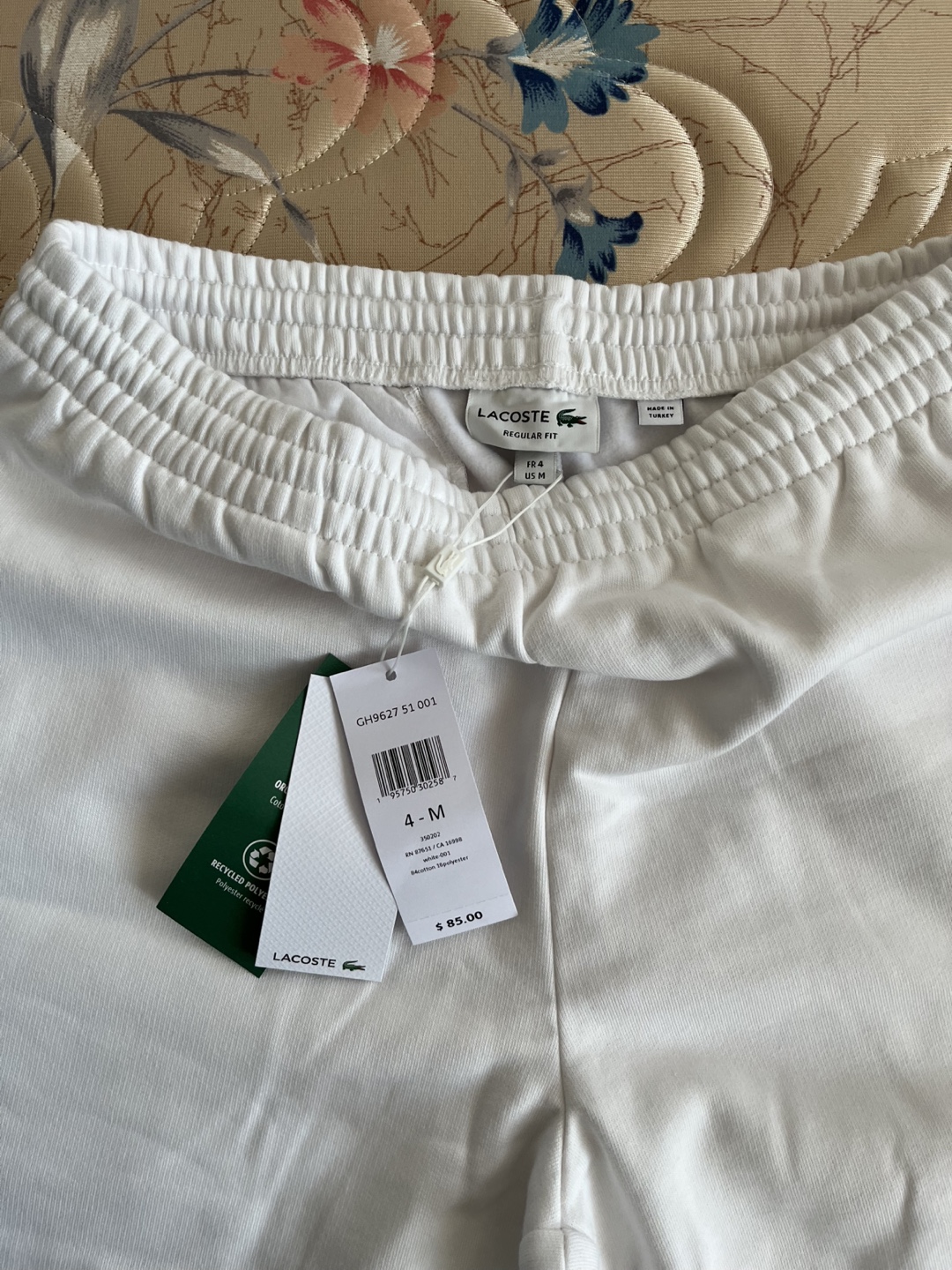 Lacoste White Regular Fit Shorts - Size Medium