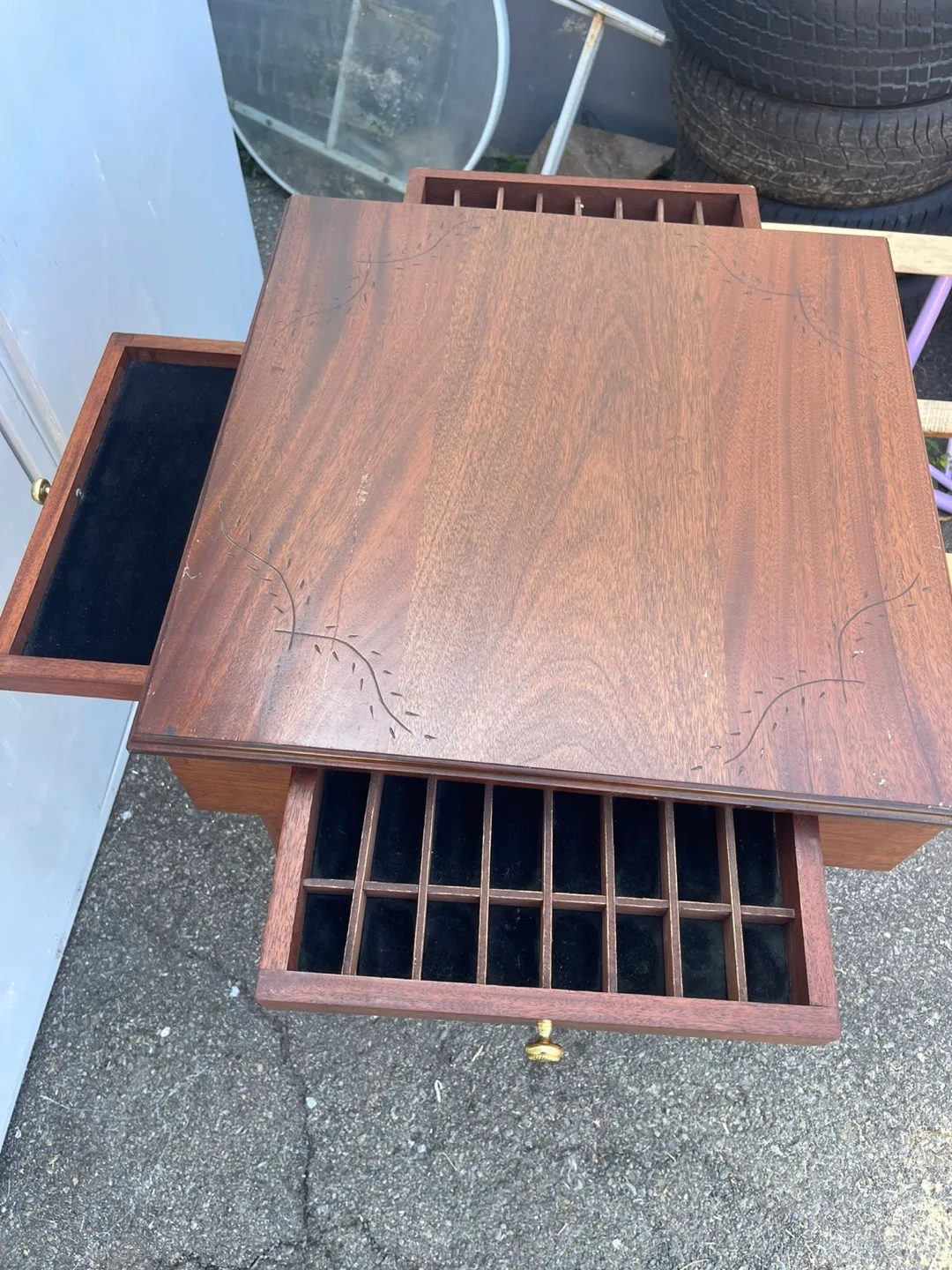 Vintage Wooden Side Table image indicator(6)