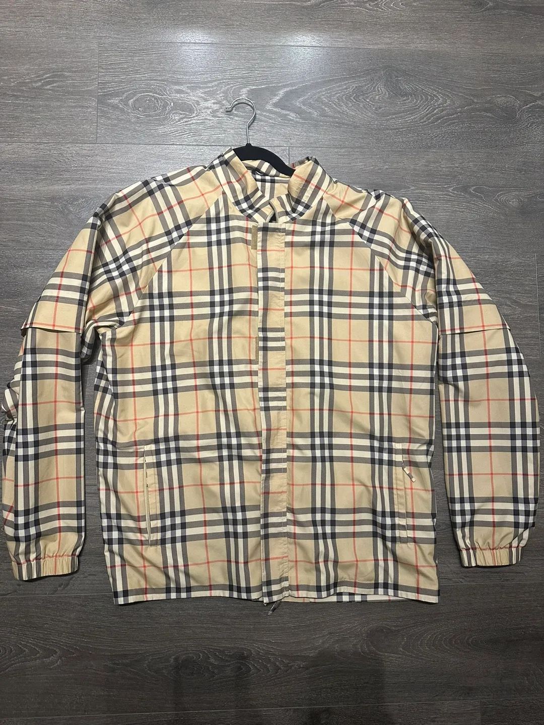100% Authentic Burberry Golf Jacket Check Mens L thumbnail