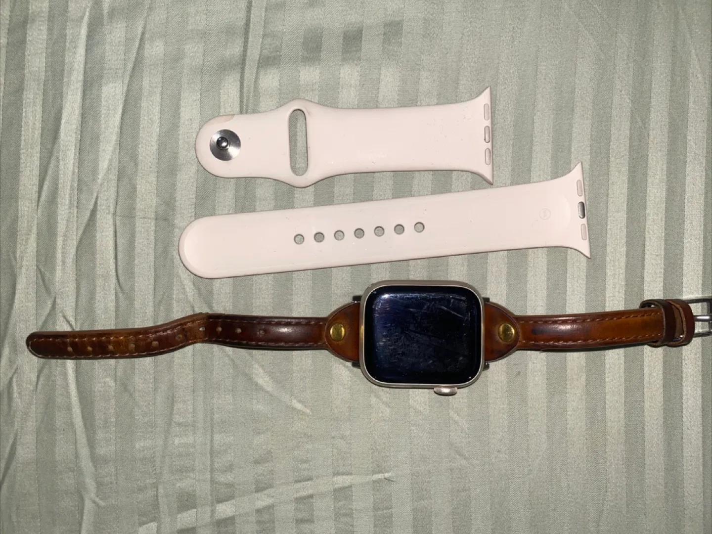 Apple Watch Series 8 41mm Starlight Sport Band - M/L thumbnail