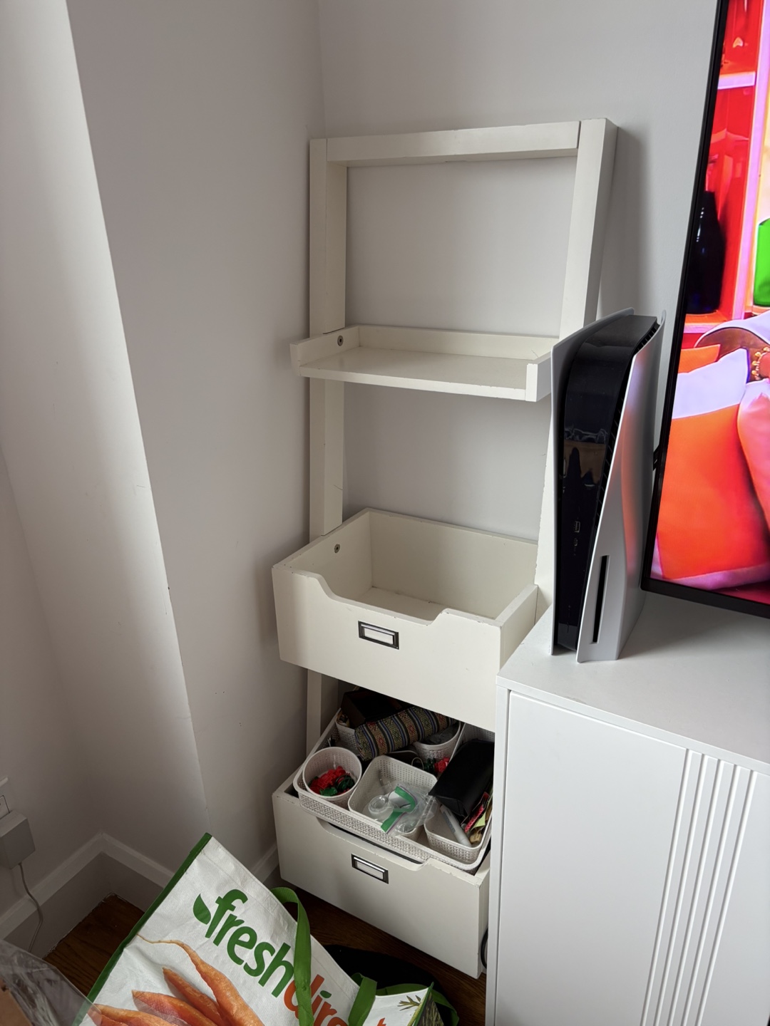 White Shelf’s - photo 2