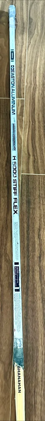 Easton Aluminum Hockey Stick image indicator(2)
