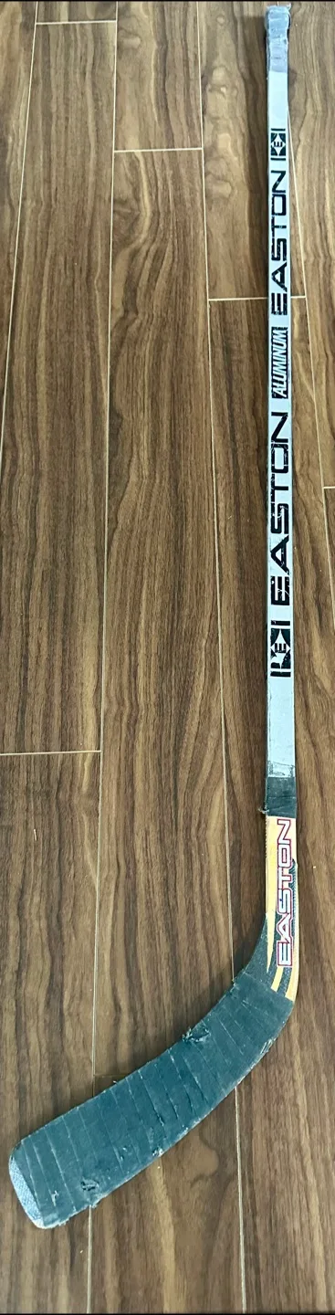 Easton Aluminum Hockey Stick image indicator(3)