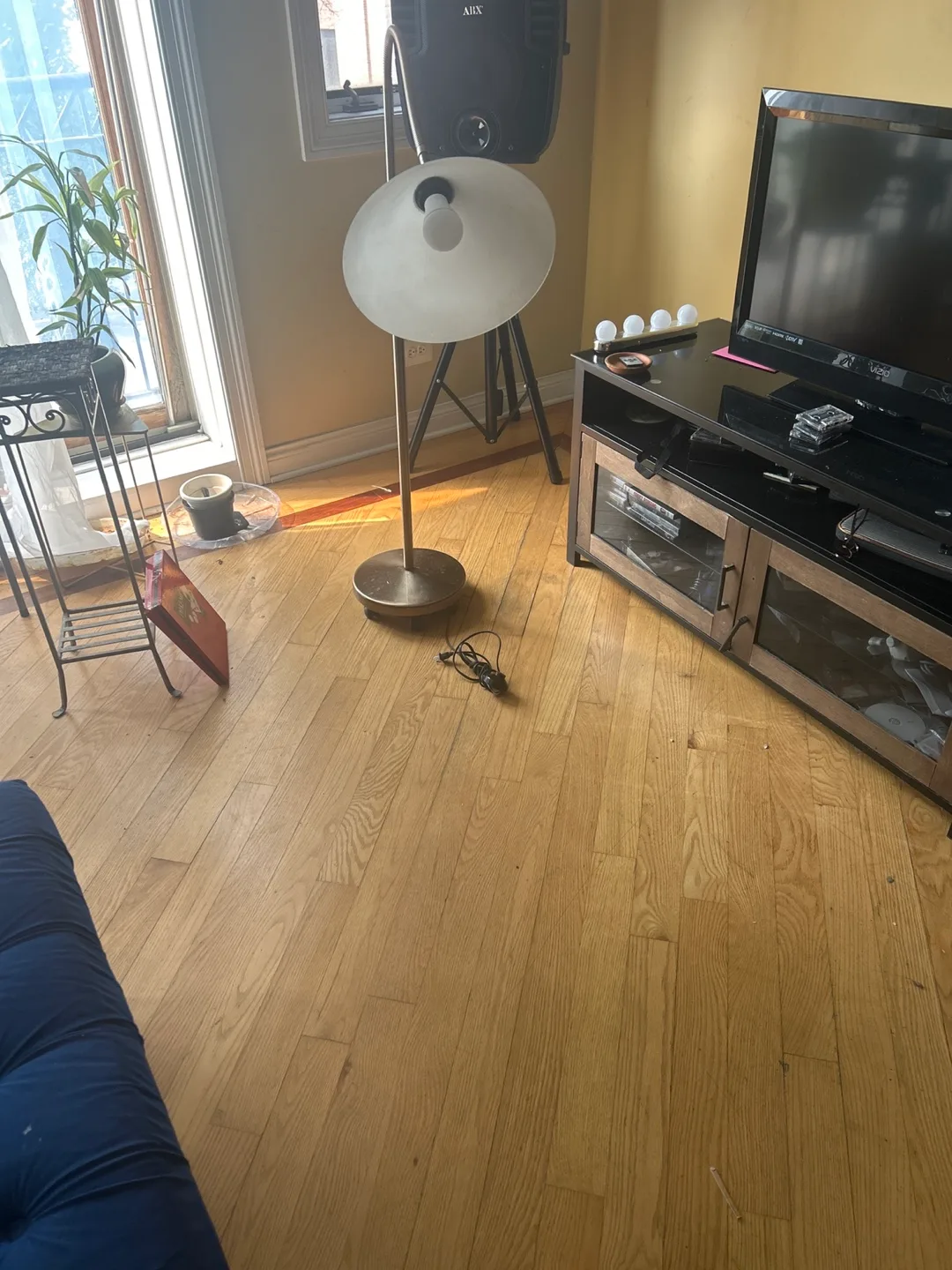 Floor Lamp image indicator(4)