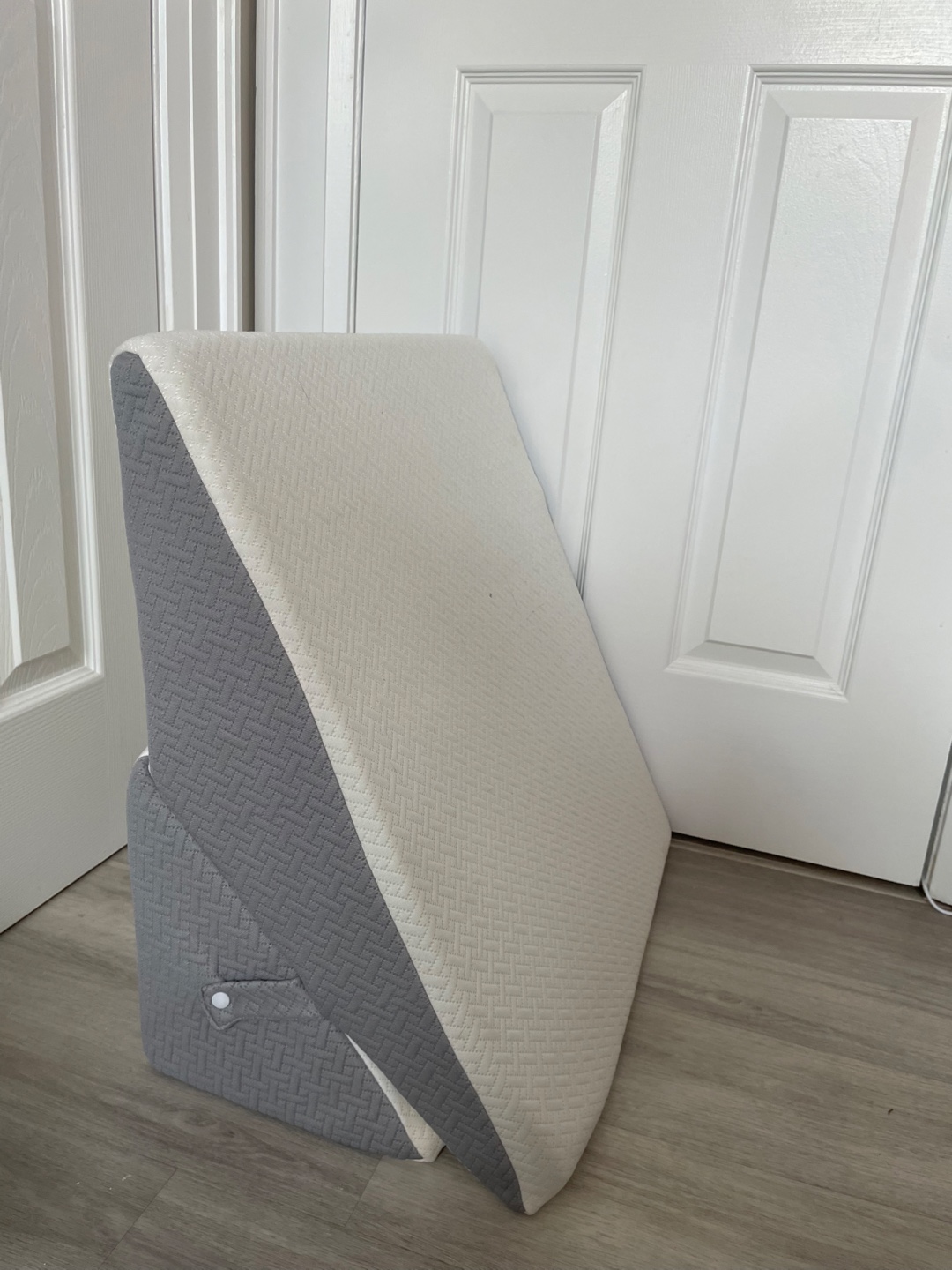 Adjustable Bed Wedge Pillow - Grey & White