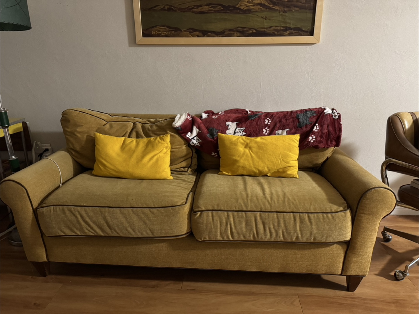 Furniture: Sofa