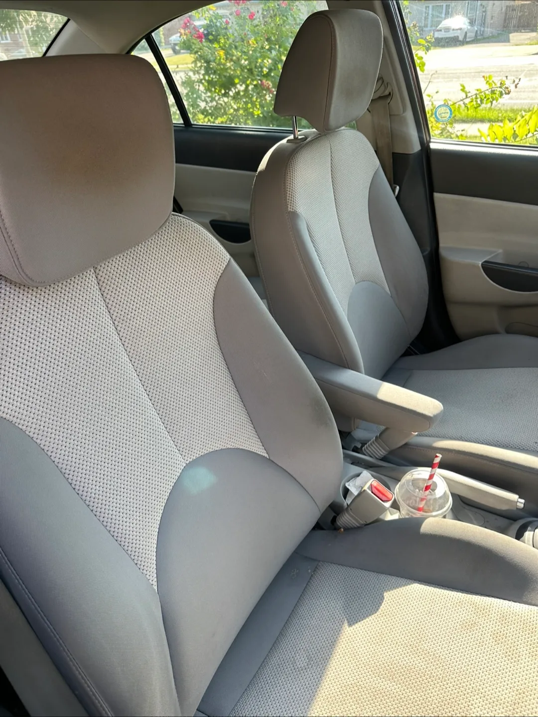 2010 Hyundai Accent image indicator(8)