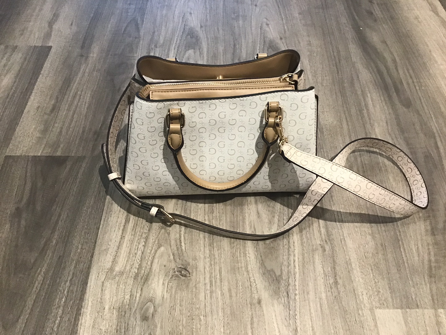 Brand new never used Guess Satchel Bag - photo 2