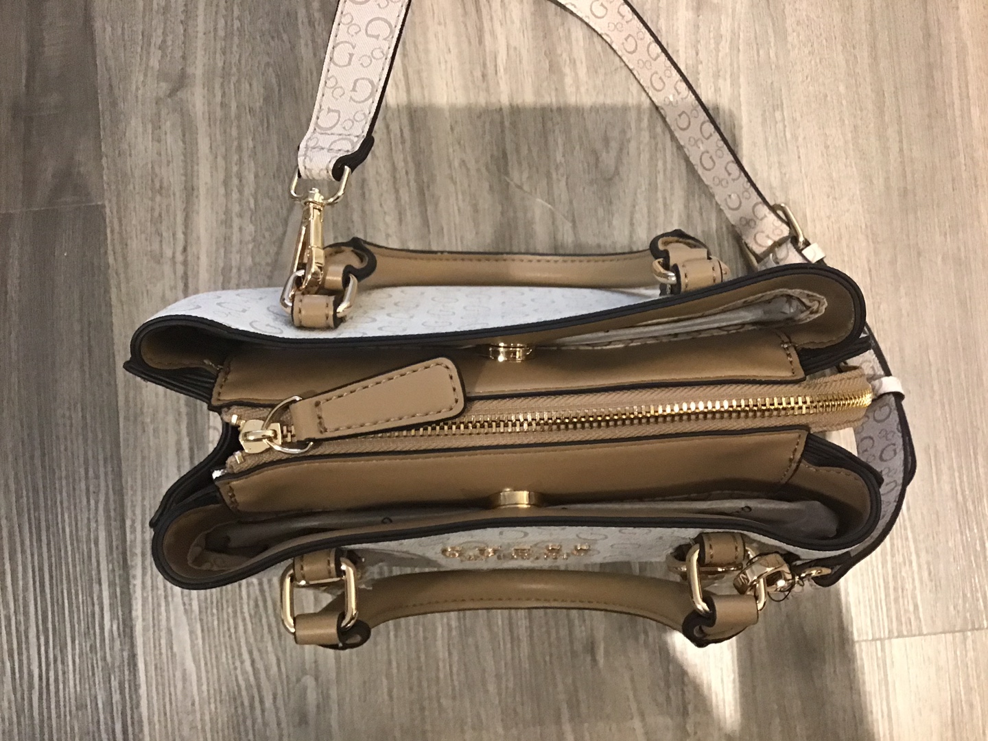 Brand new never used Guess Satchel Bag - photo 4