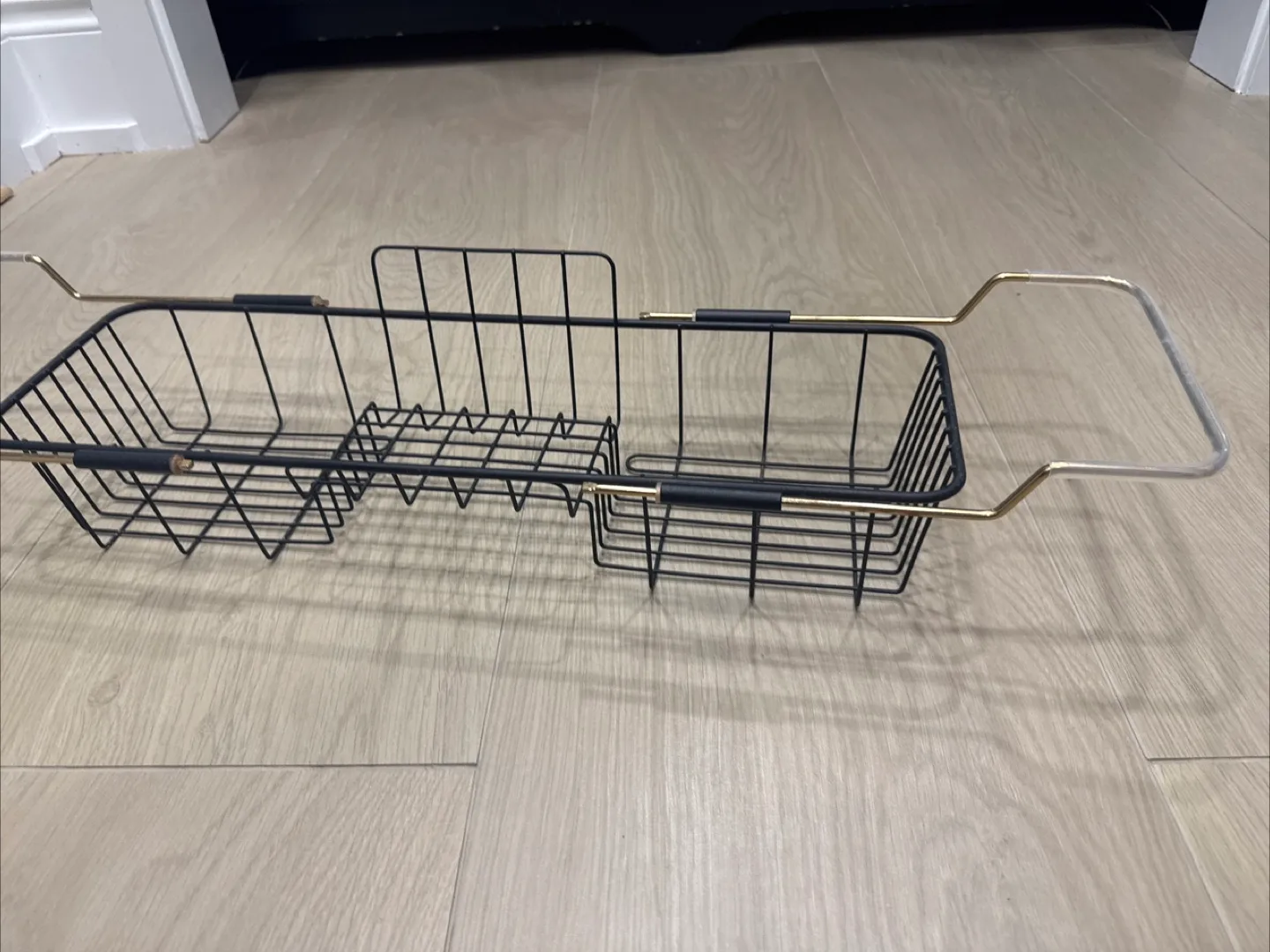 Adjustable Bathtub Caddy image indicator(2)