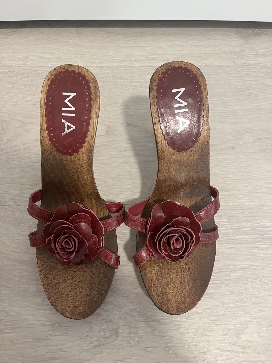 MIA Wooden Heels with Rose Detail - photo 2