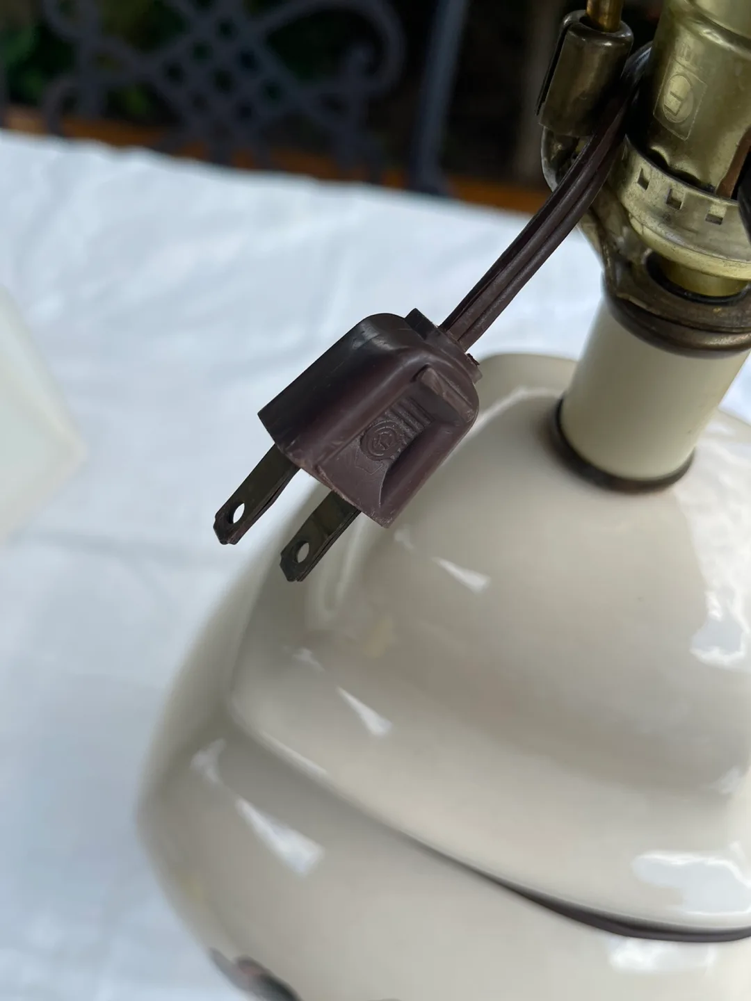 Floral Table Lamp with Shade image indicator(5)