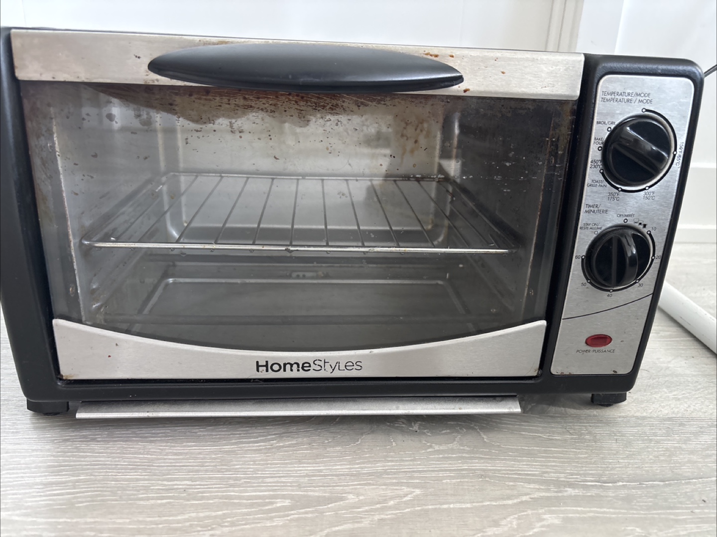 HomeStyles Toaster Oven (with everything inside)