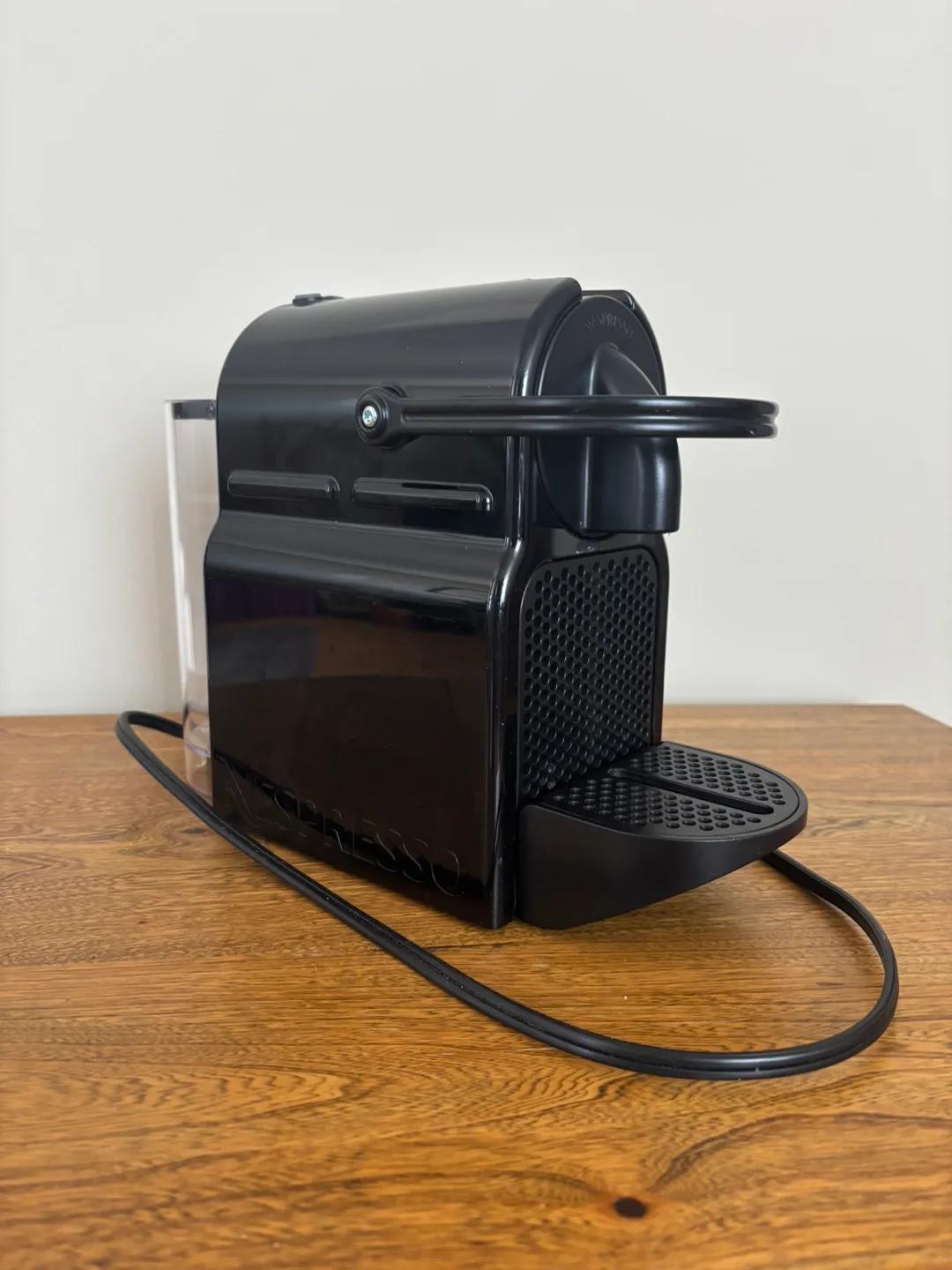 Nespresso Inissia D40 Black Coffee Maker thumbnail