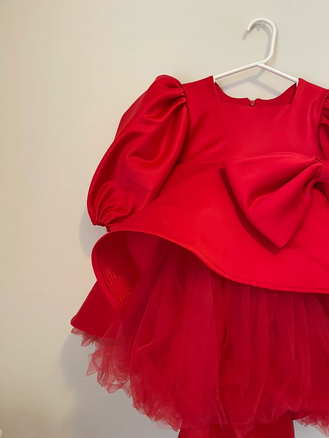 PRACTICALLY NEW: Red elegant Custom-Made size 2-4y image indicator(5)