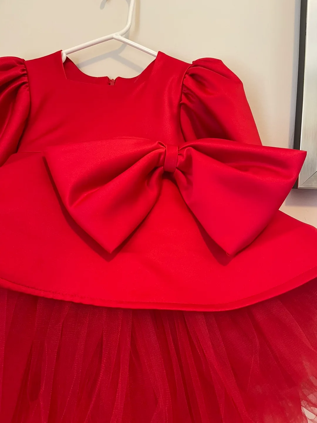 PRACTICALLY NEW: Red elegant Custom-Made size 2-4y image indicator(2)