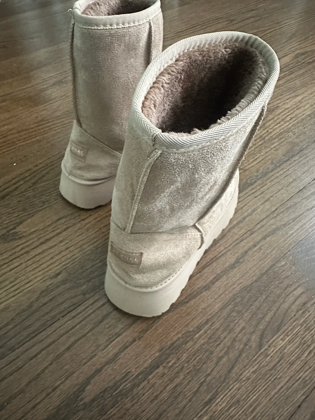 Bearpaw Women's Gray Suede Boots image indicator(4)