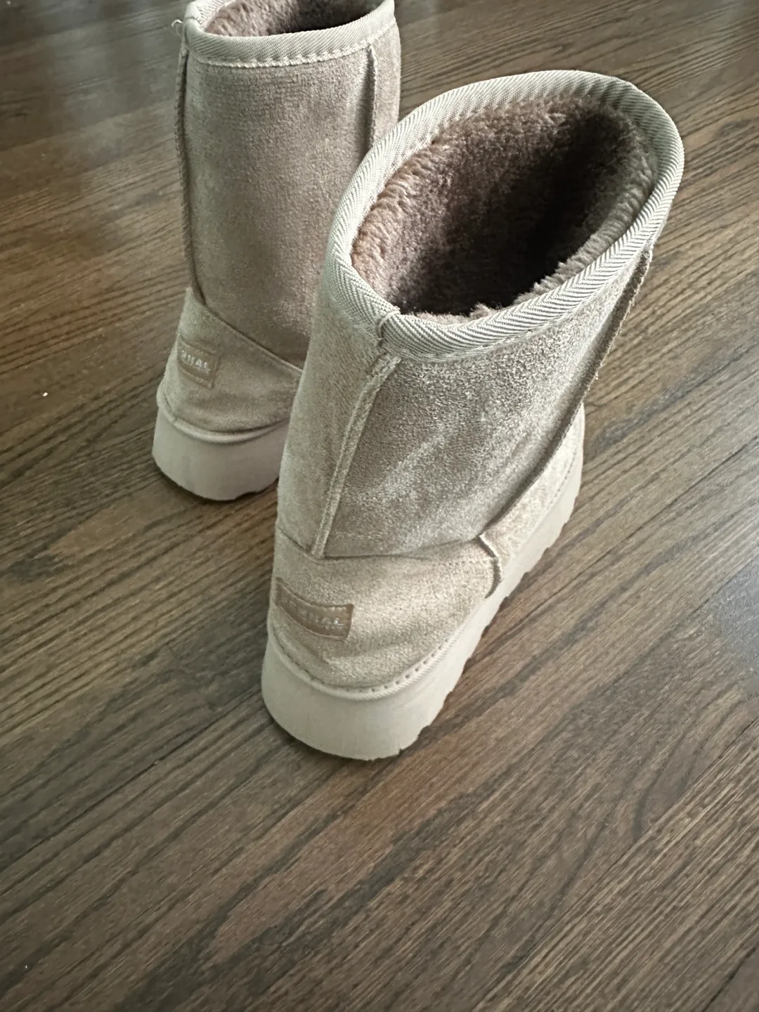 Bearpaw Women's Gray Suede Boots image indicator(5)