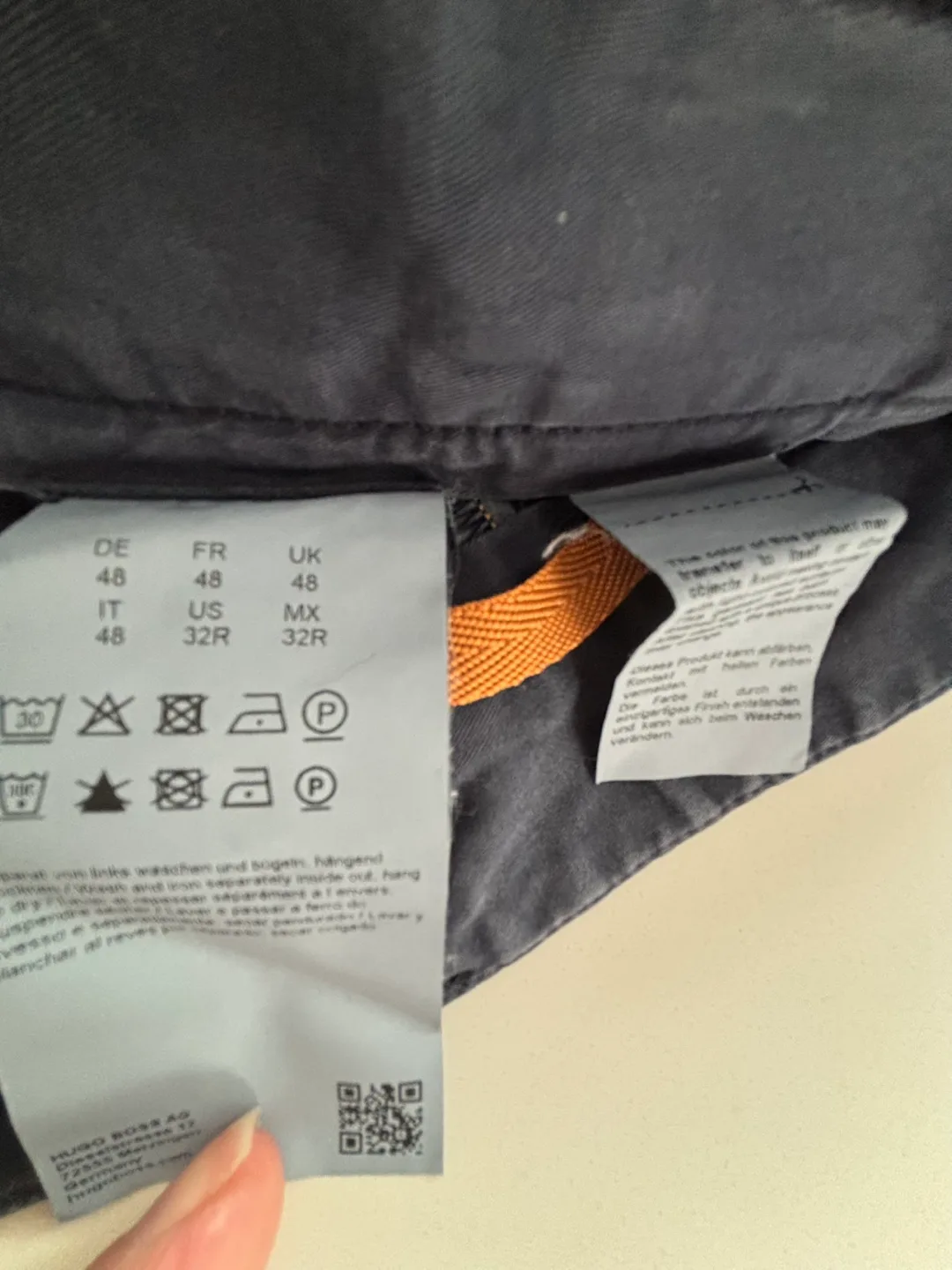 Hugo Boss Shorts, Size 32R image indicator(5)