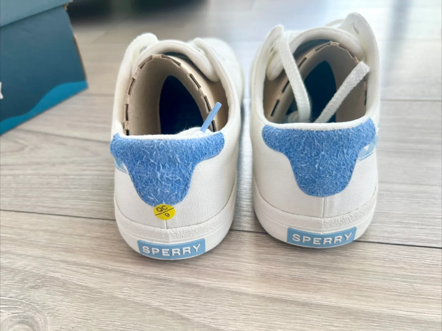 New in box Sperry Women's Sneakers - Size 11 - White image indicator(4)