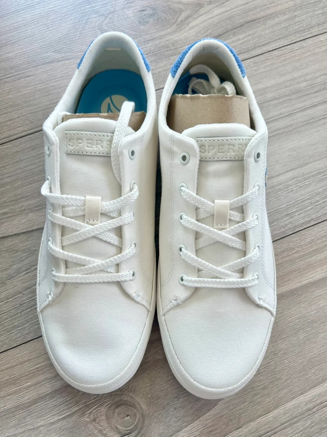 New in box Sperry Women's Sneakers - Size 11 - White image indicator(3)