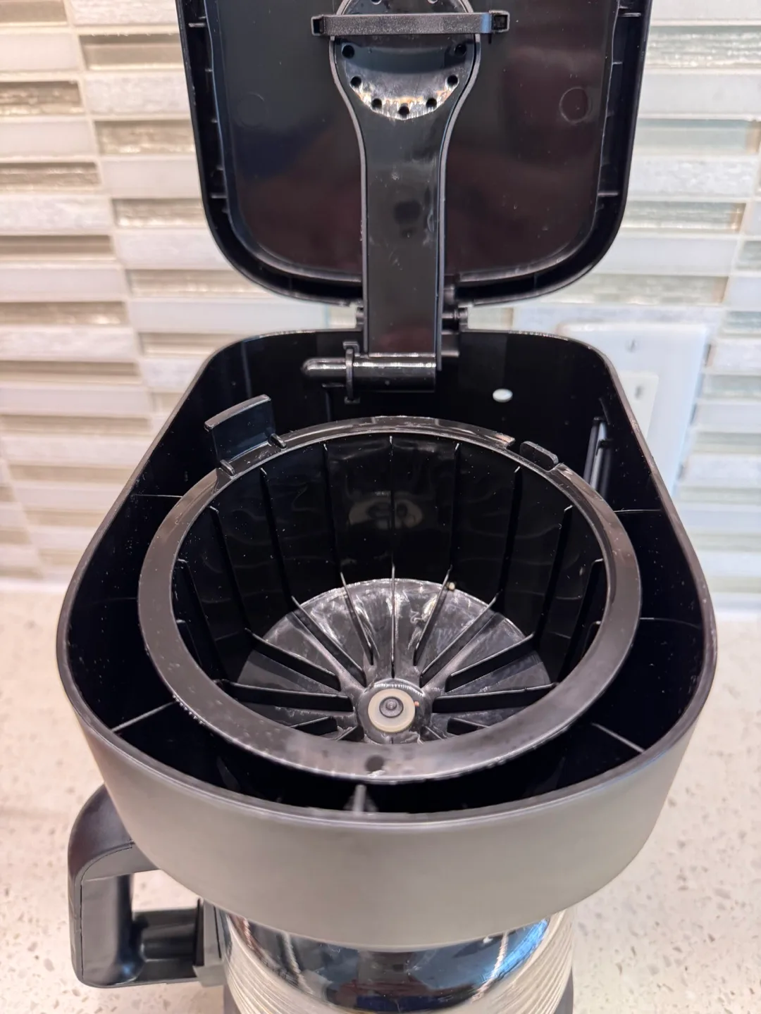 Mainstays 5-Cup Coffee Maker - Like New! image indicator(5)