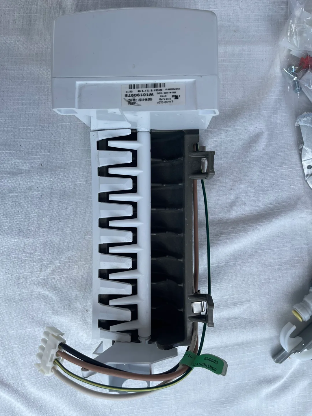 Whirlpool W10261234 Ice Maker Kit image indicator(3)