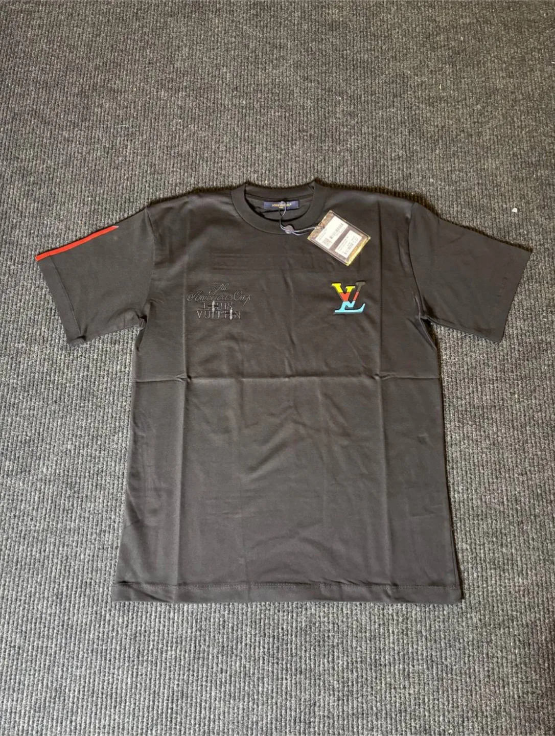 Authentic LV Black Cotton T-Shirt Size XXL thumbnail