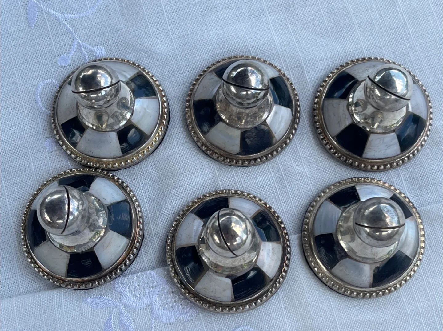 Set of 6 Silver & Checkerboard name holders image indicator(2)